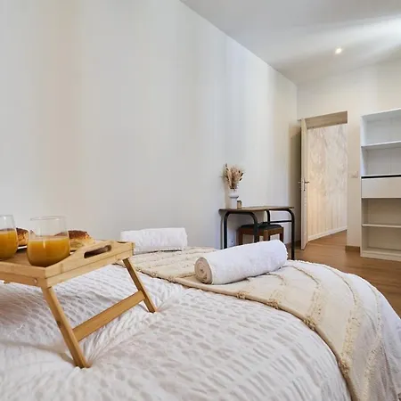 The Winter, Netflix, Downtown, Quiet & Comfortable Apartmán Remeš