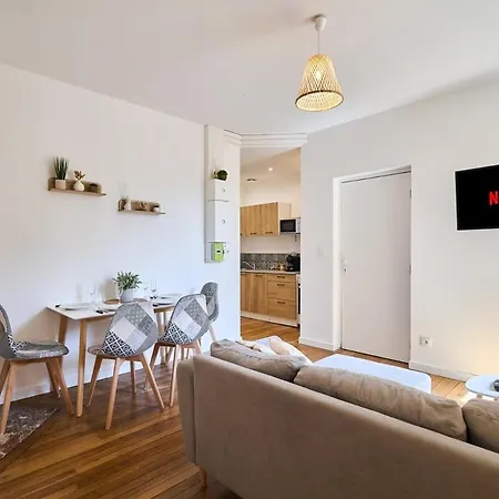 The Winter, Netflix, Downtown, Quiet & Comfortable