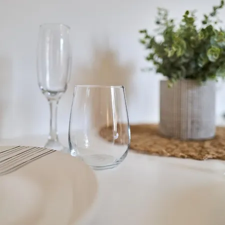 The Winter, Netflix, Downtown, Quiet & Comfortable