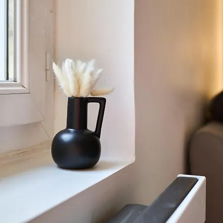 The Winter, Netflix, Downtown, Quiet & Comfortable Apartment