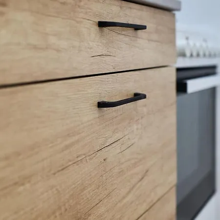 The Winter, Netflix, Downtown, Quiet & Comfortable Apartmán Remeš