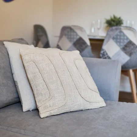 The Winter, Netflix, Downtown, Quiet & Comfortable