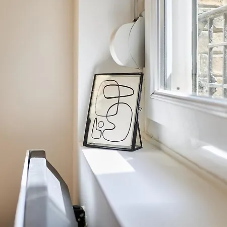 The Winter, Netflix, Downtown, Quiet & Comfortable